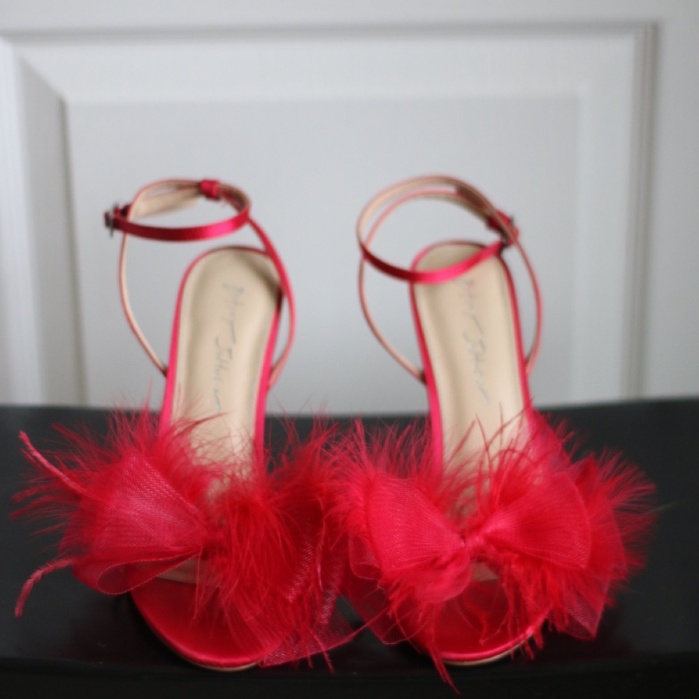 ‼️ LAST CALL BETSEY JOHNSON NWOT Faux Fur Strap Heels